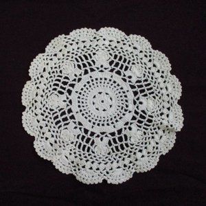 Vtg white crochet doily